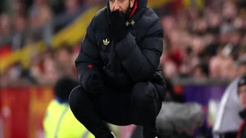 中国剑客荣耀夺冠，奖牌榜领跑，网友盛赞：少年英雄！